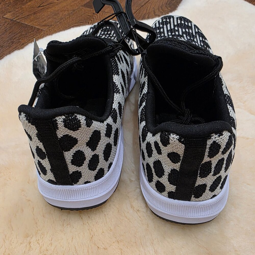 NWT Athletic Works memory foam sneaker size 7.5 - Picture 3 of 4